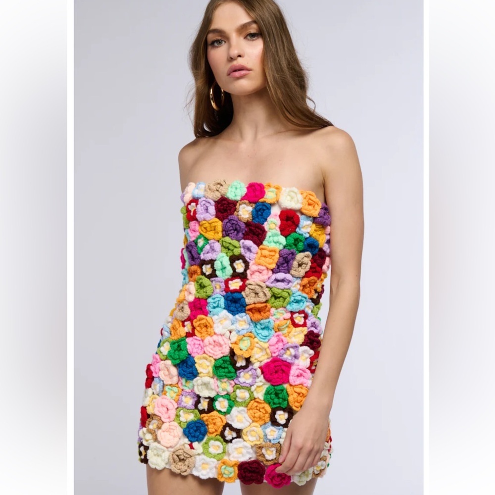 NWT Strapless floral Crochet Dress - Picture 5 of 10